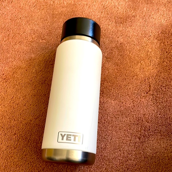 Yeti Other Yeti 26 Oz Tumbler Hot Cold Thermos Built For The Wild